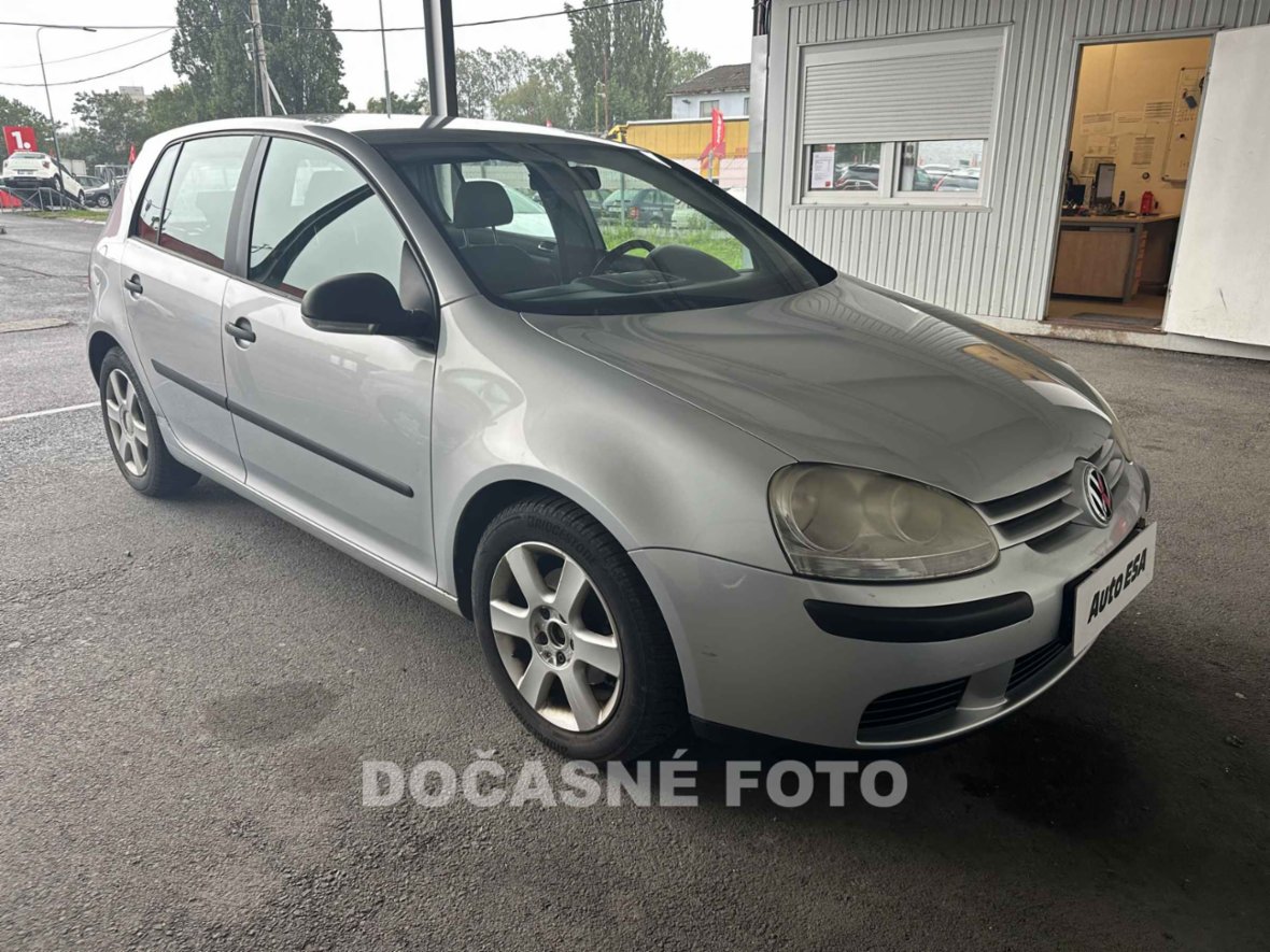 Volkswagen Golf, 1.6ie, ČR, hatchback, benzín