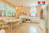 Prodej dvougeneračního rodinného domu, 220 m², Sadská