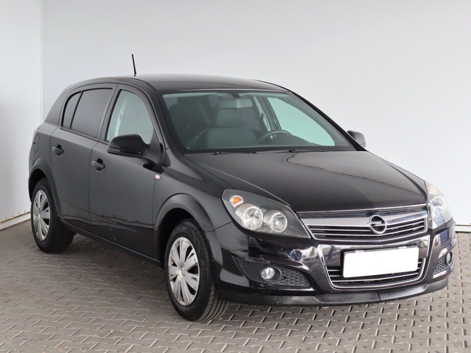 Opel Astra, 1.4 16V, ČR,2.maj, Hatchback, Benzín