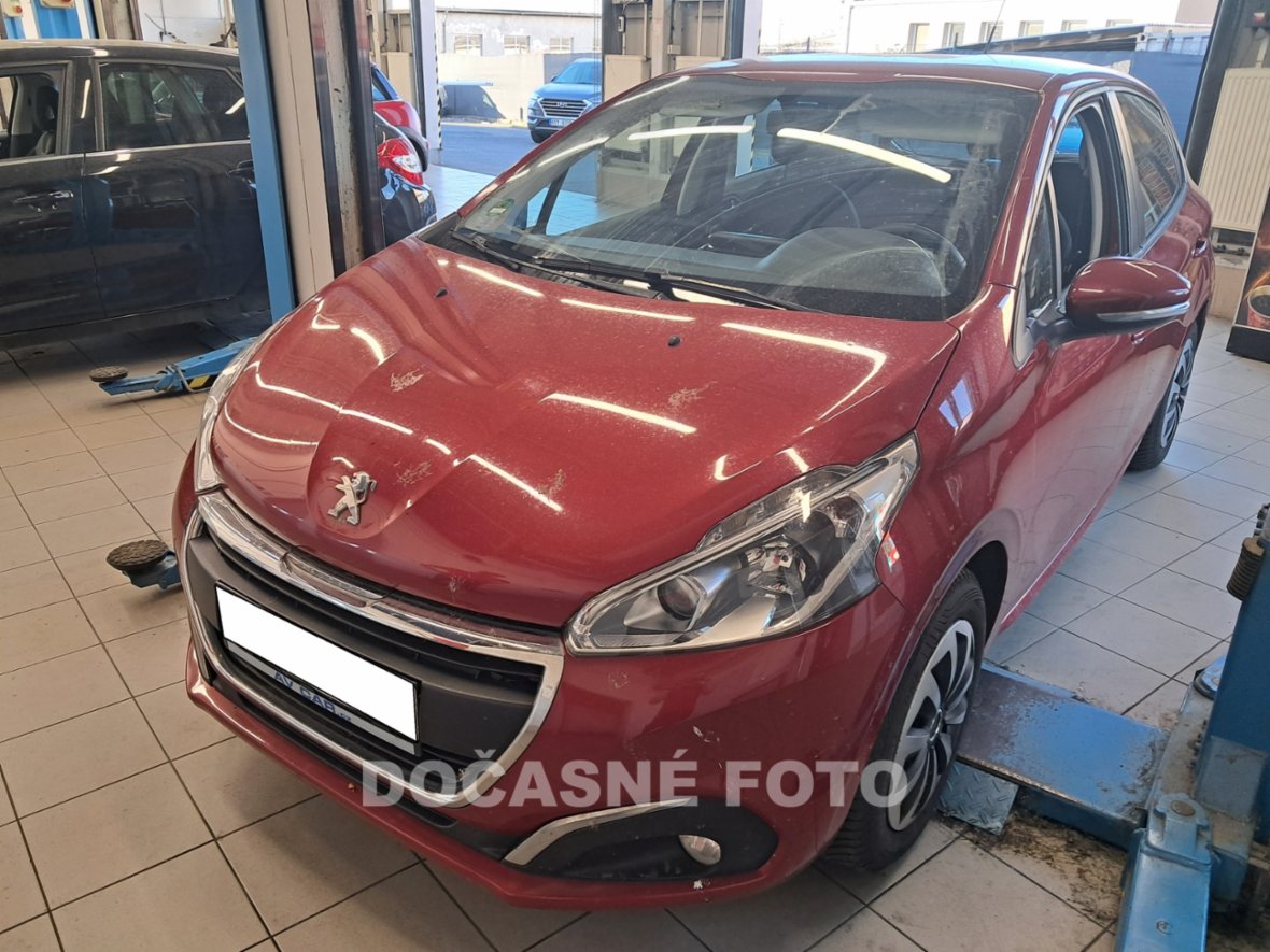 Peugeot 208, 1.2PT, 1.maj,ČR, hatchback, benzín