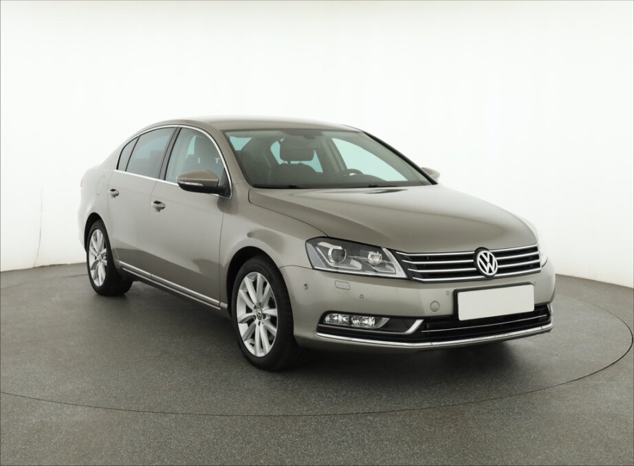 VW Passat, 2.0 TDI, Serv.kniha, Kůže, Bi-Xenony,,