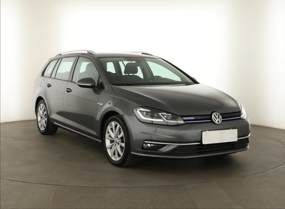 VW Golf, 1.5 TSI, ČR,1.maj, Serv.kniha, Navi,,