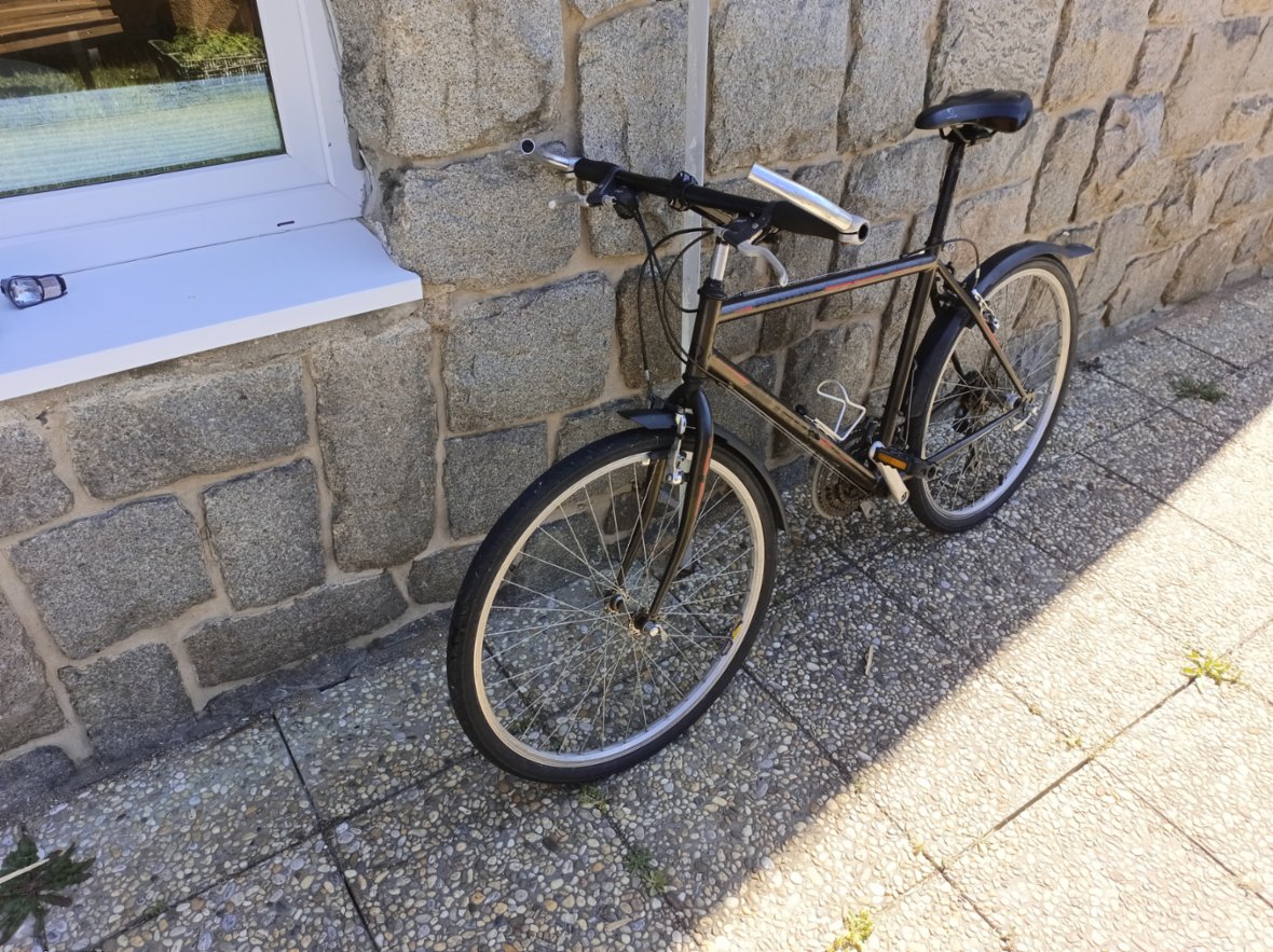 Trekové jízdní kolo - bazar-zona.cz