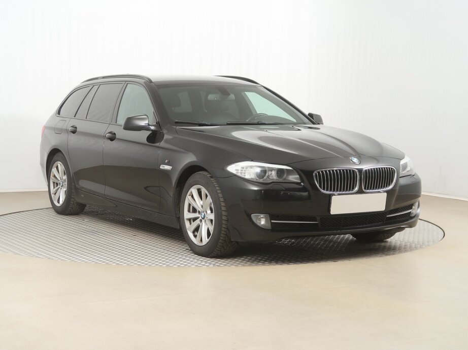 BMW Řada 5, 520d, Automat, Xenony, Klima,, Combi,