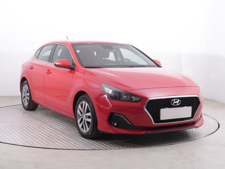 Hyundai i30 Fastback, 1.4 T-GDITrikolor , ČR,1.maj