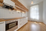 Nezař. krásný byt 1+1 s patrem na spaní, Praha 3, 41 m2, sklep,po rekonstrukci