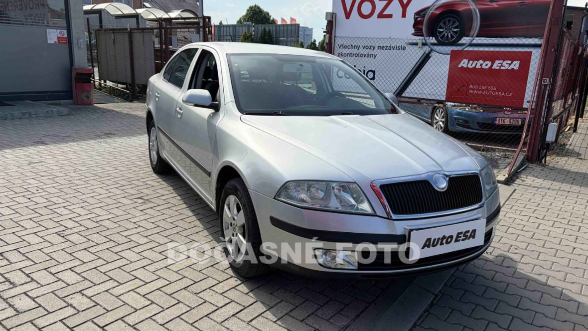 Škoda Octavia II, 1.6i, AC, výhřev sed, liftback,