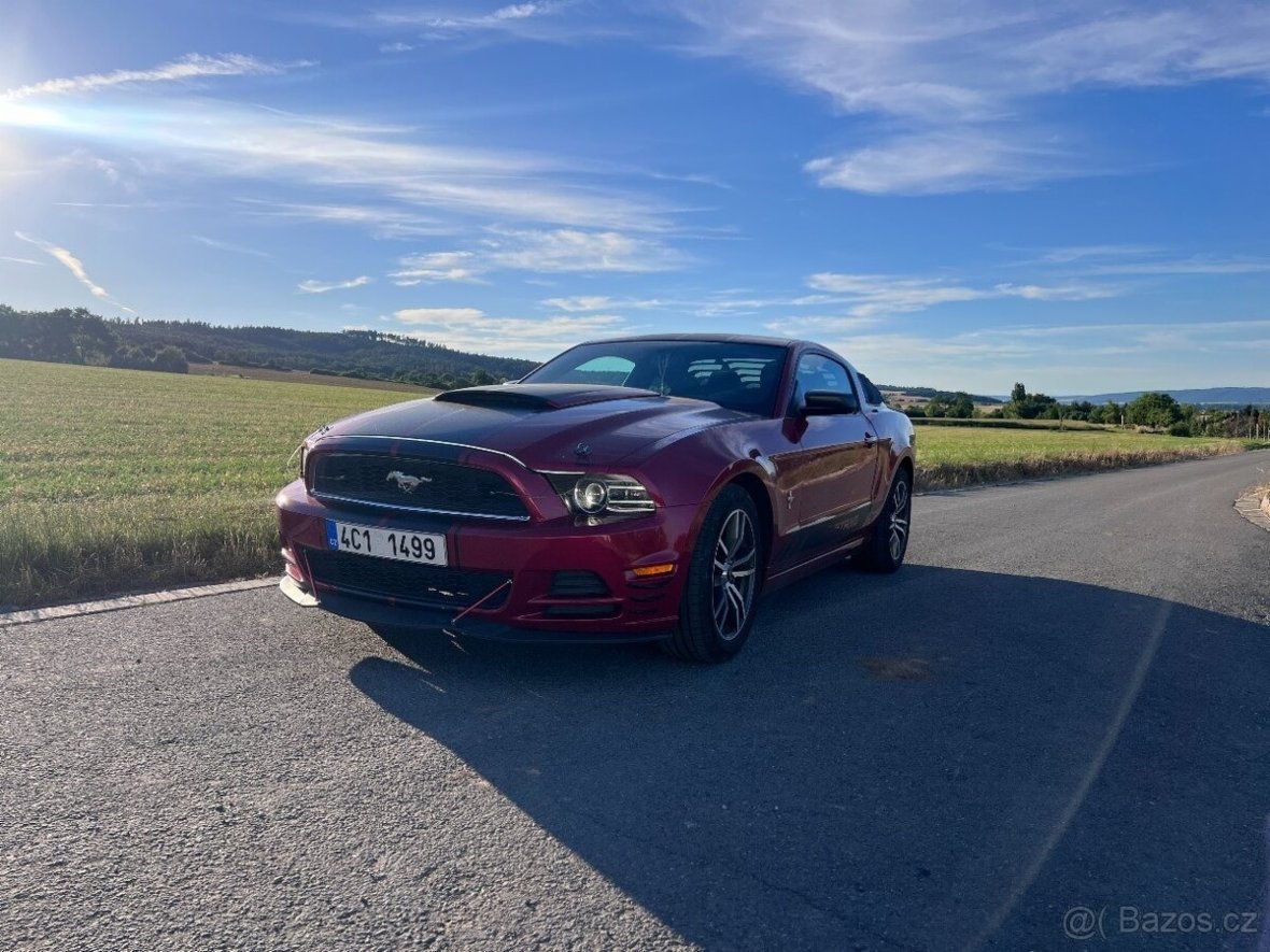 Ford Mustang 3,7 V6, 227 kW, Automat, Roush