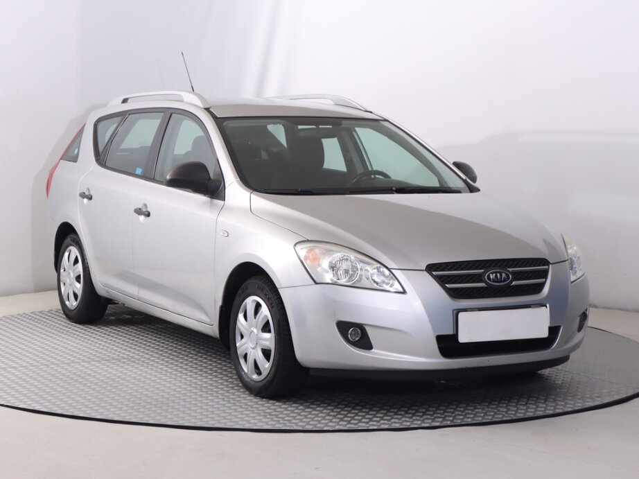 Kia Ceed, 1.4 CVVT, Serv.kniha, nová STK, Klima,,