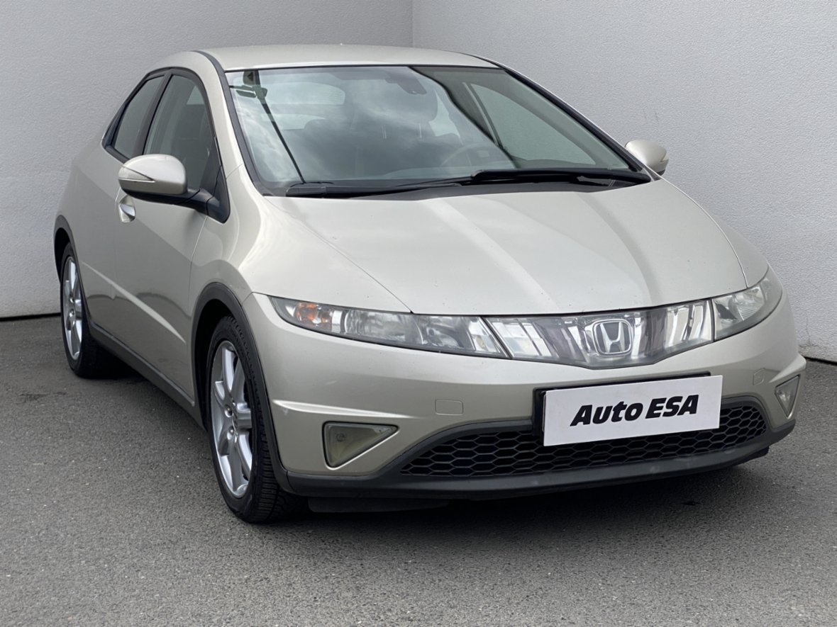 Honda Civic, 1.8i, ČR, AC, výhřev sed, hatchback,