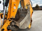 JCB 4CX traktorbagr, r.v. 2009, barva neuvedeno,