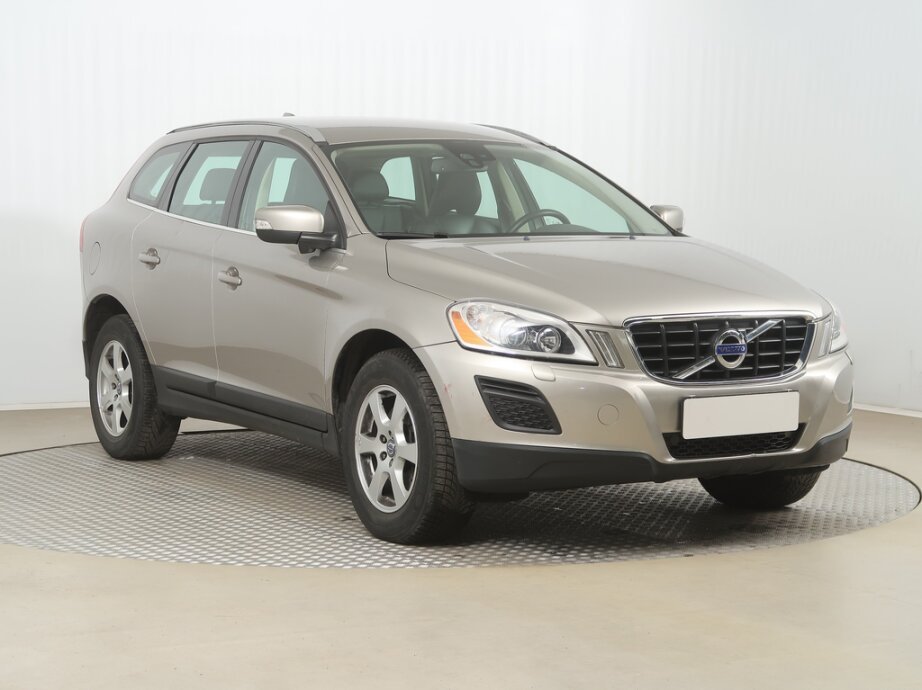 Volvo XC60, 2.4 D, 4X4, Automat, ČR,2.maj,, SUV,