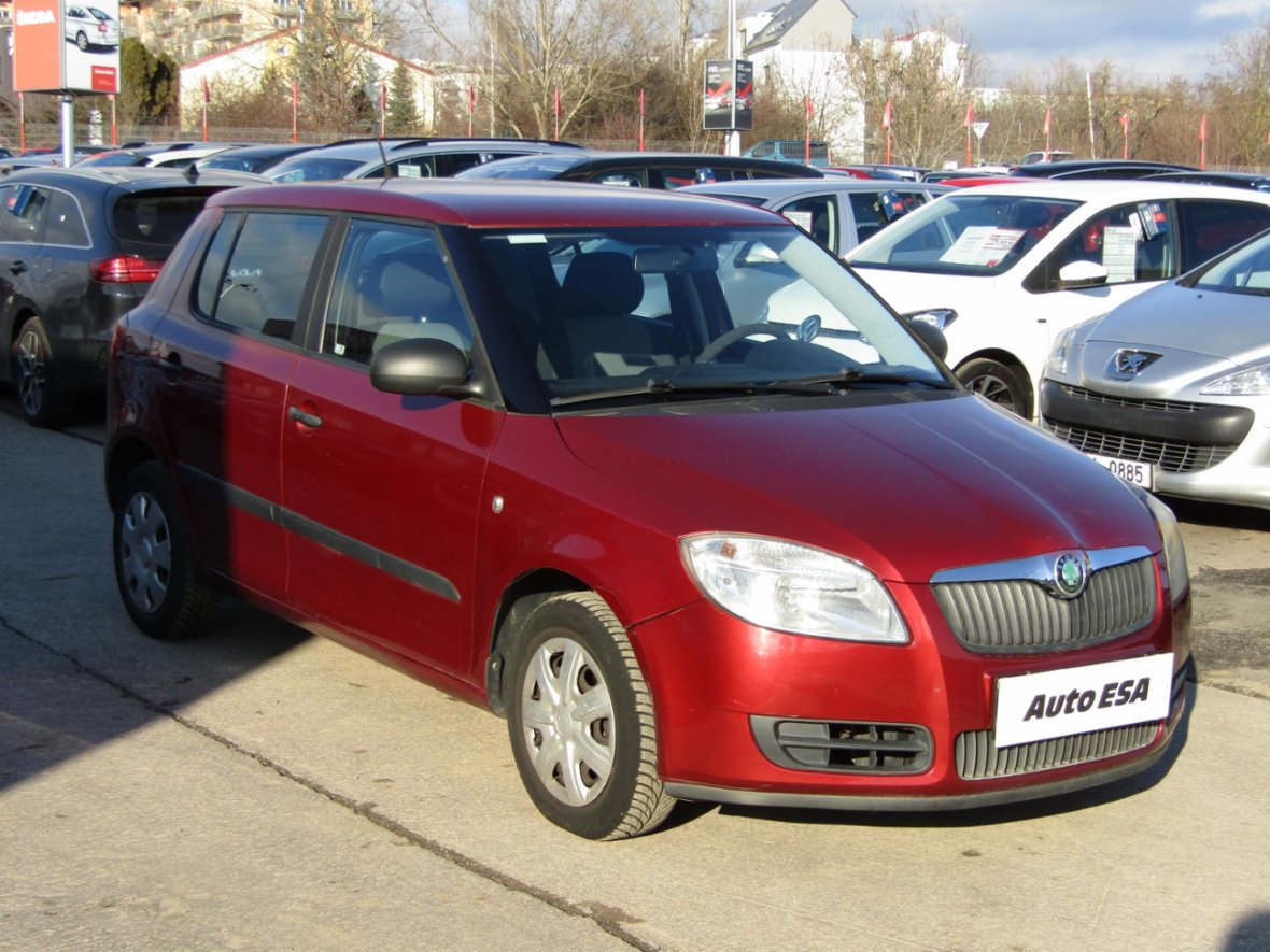 Škoda Fabia II, 1.2 HTP, ČR, STK1/28, hatchback,