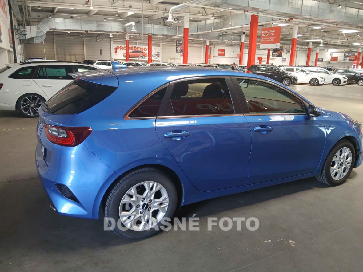 Kia Ceed, 1.5 T- GDI, ČR, servis.kniha, hatchback,