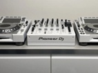 2 x Pioneer CDJ 2000 White + DJM 900W +
