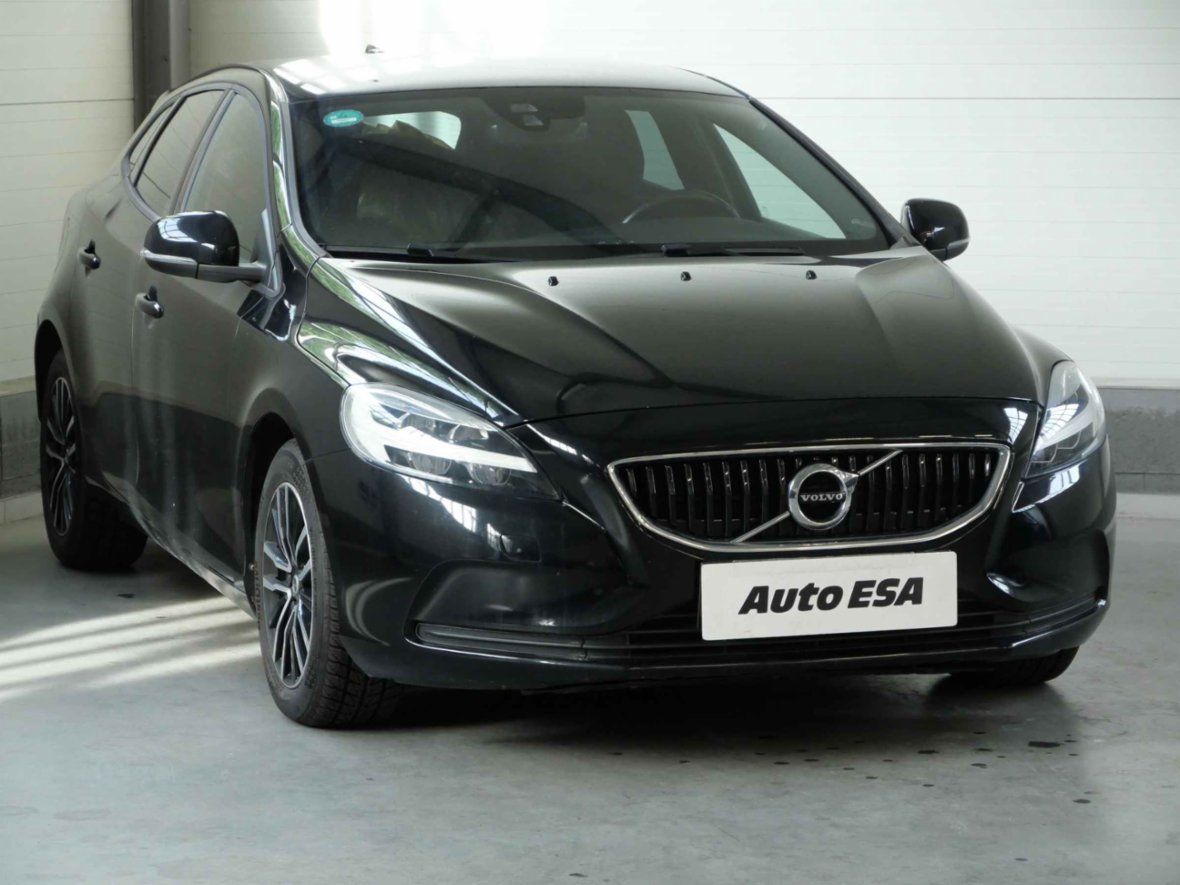 Volvo V40, 2.0D, ČR, servis.kniha, AT, hatchback,