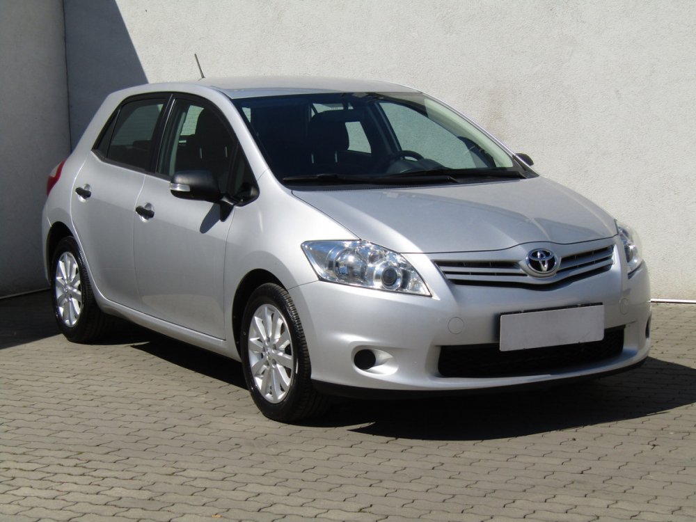 Toyota Auris, 1.3 VVT-i, ČR, AC, hatchback, benzín