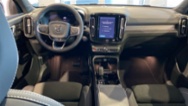 Volvo XC40, PLUS DARK, B4 FWD, 145+10 kW /, SUV,