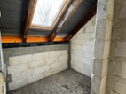 Prodej rodinného domu s atypickou dispozicí a pozemkem 2 000 m²