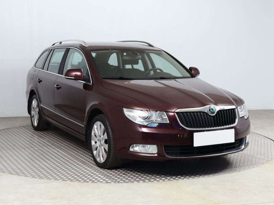 Skoda Superb, 2.0 TDIElegance , Xenony, Klima,,