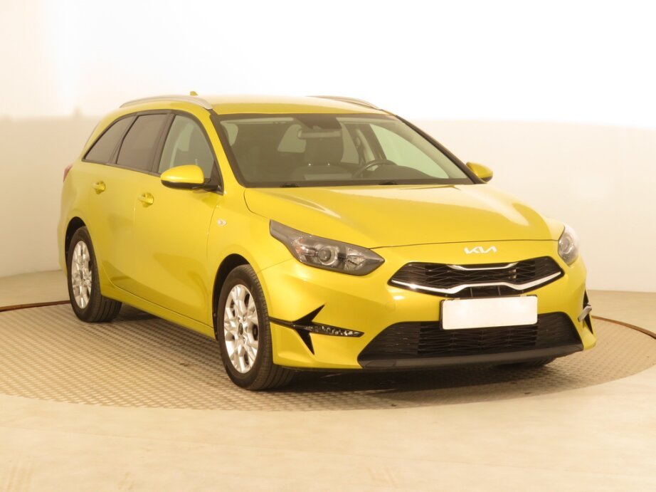 Kia Ceed, 1.5 T-GDI MHEVSilver , ČR,1.maj,