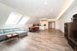 Bydlení Smetánka, prostorný byt 4+kk, 143 m2 + terasa 41 m2, 2× garážové stání, Praha 9  H