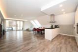 Bydlení Smetánka, prostorný byt 4+kk, 143 m2 + terasa 41 m2, 2× garážové stání, Praha 9  H