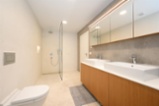 Bydlení Smetánka, prostorný byt 4+kk, 143 m2 + terasa 41 m2, 2× garážové stání, Praha 9  H