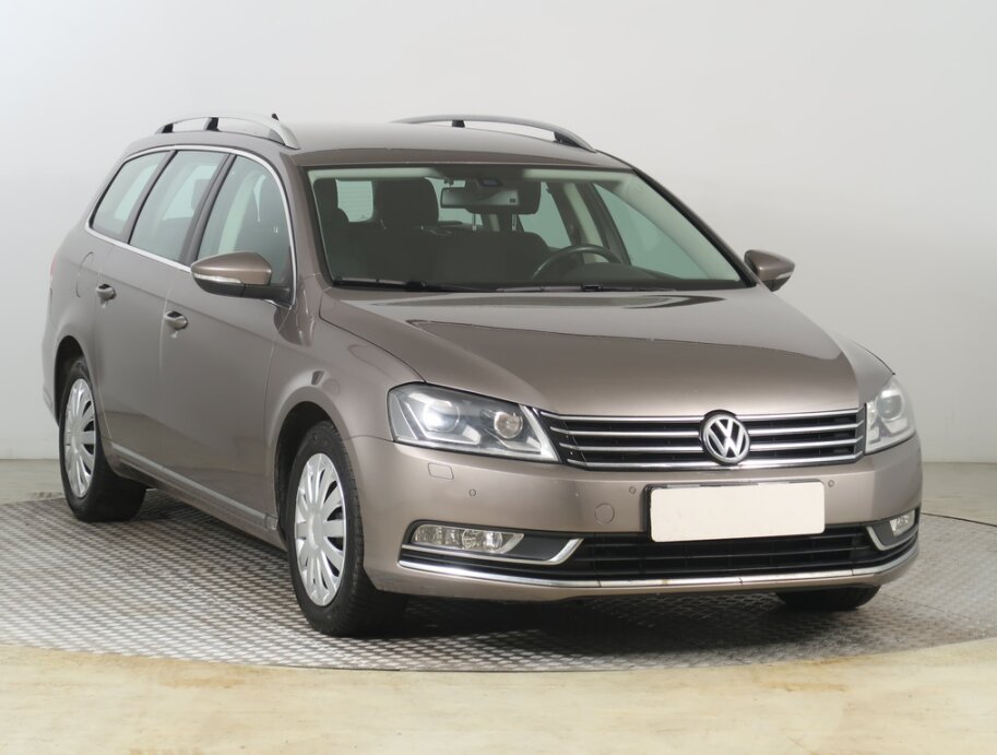 VW Passat, 2.0 TDI, Navi, Xenony, Klima,, Combi,