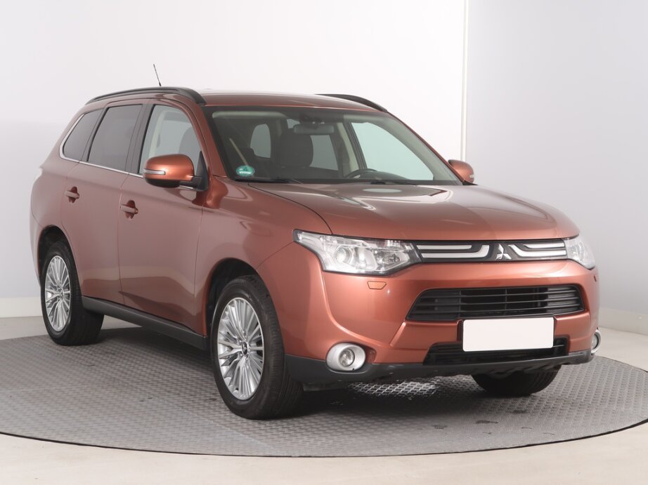Mitsubishi Outlander, 2.2 DI-D, 4X4, 7 míst, Serv