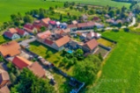 Stavební parcela 1 088 m² s garáží a vlastní studnou – Kokovice (okres Kladno)