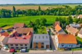 Stavební parcela 1 088 m² s garáží a vlastní studnou – Kokovice (okres Kladno)