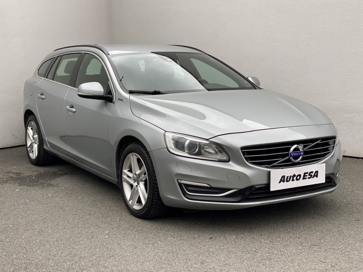 Volvo V60, AWD 2.4 D6, AT, kůže, xenon, kombi,