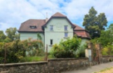Prvorepubliková vila na pozemku 723 m2 ve Vysočanech