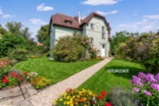 Prvorepubliková vila na pozemku 723 m2 ve Vysočanech