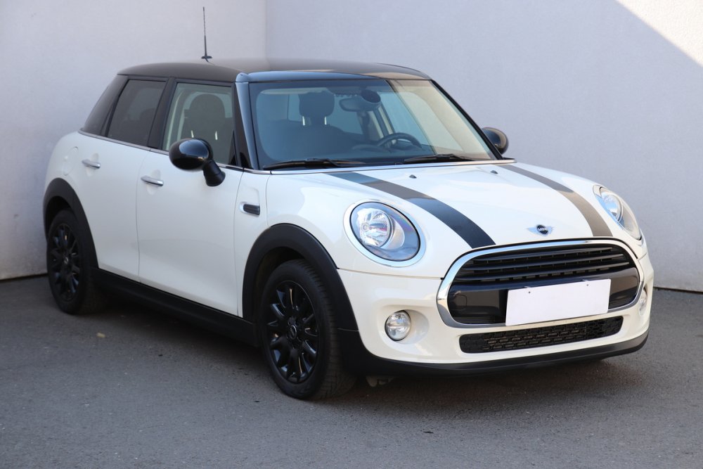 Mini Cooper, 1.5, Kůže, navi, +ALU, hatchback,