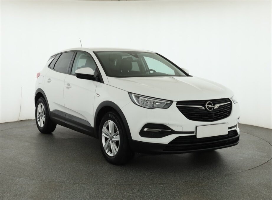 Opel Grandland, 1.2 Turbo, ČR,2.maj, Tempomat,,