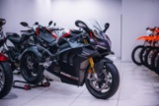 Ducati Panigale V4 S, silniční cestovní