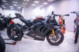 Ducati Panigale V4 S, silniční cestovní