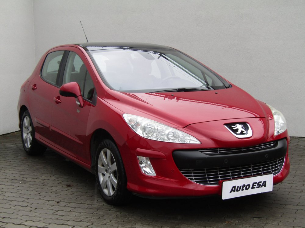 Peugeot 308, 1.6HDi, autoAC, tažné, hatchback,