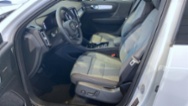 Volvo XC40, PLUS DARK, B4 FWD, 145+10 kW /, SUV,
