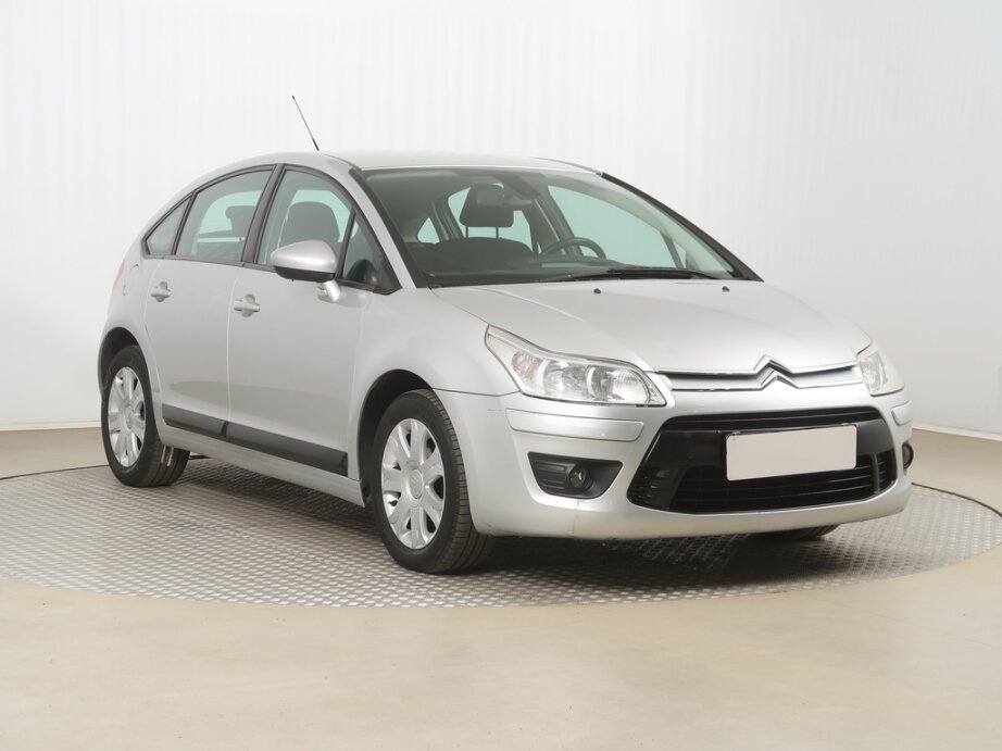Citroen C4, 1.4 16V, nová STK, Klima, zamluveno,,