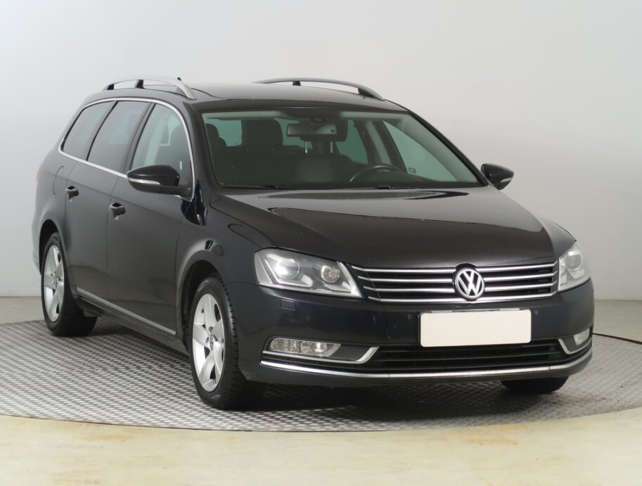 VW Passat, 2.0 TDIHighline , Navi, Xenony, Klima,,