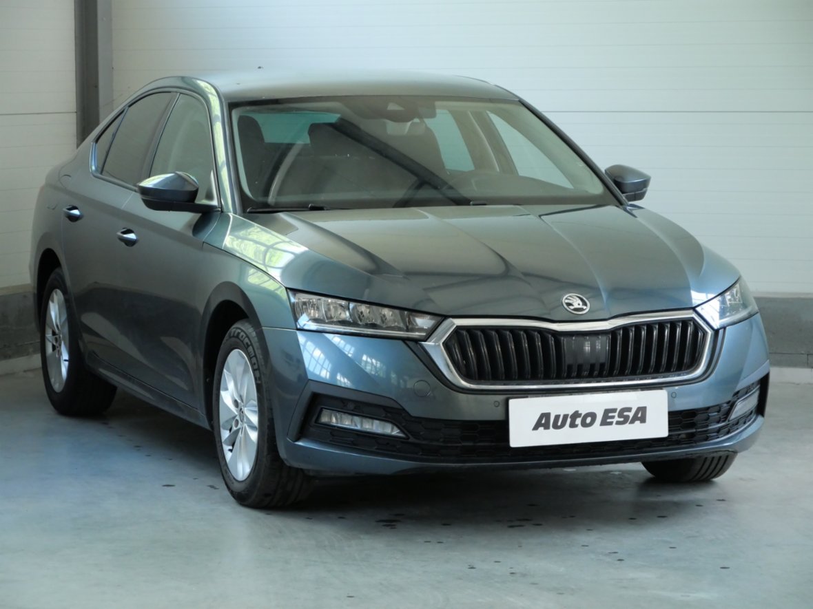 Škoda Octavia IV, 2.0TDi, DSG, navi, LED, liftback