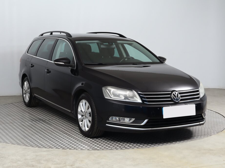 VW Passat, 2.0 TDI, Navi, Xenony, Klima,, Combi,