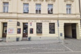 Přenechání pronájmu obchodních prostor u zastávky tramvaje, 62 m2, za odstupné, Praha 4 - Nusle