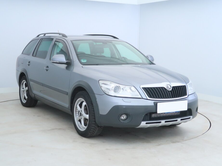 Skoda Octavia, 2.0 TDIScout , 4X4, Xenony, Klima,,