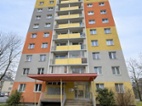 Prodej prostorného, světlého bytu 1+1 s balkonem a sklepem v 4. nadzemním podlaží s výhledem, Pionýrská