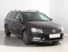 VW Passat, 2.0 TDIHighline , Serv.kniha, Navi,,