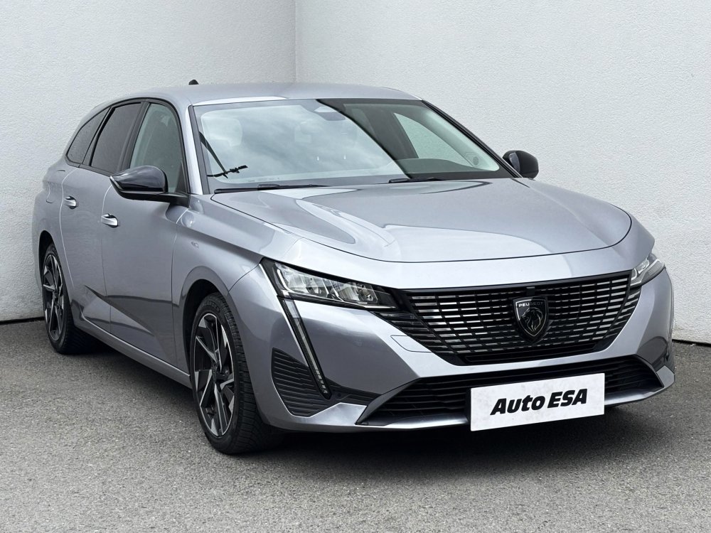 Peugeot 308, 1.2 ive, 1.maj,ČR, kombi, benzín